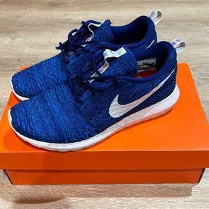 Women’s Nike Flyknit Roshe - Blue